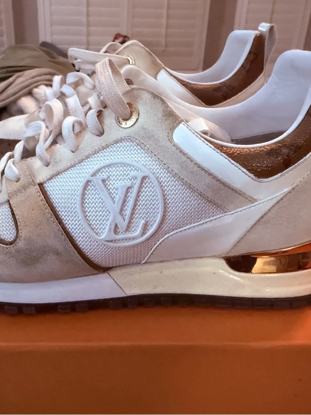 Louis Vuitton Calfskin Monogram Run Away 38 1/2 - Picture 4 of 10